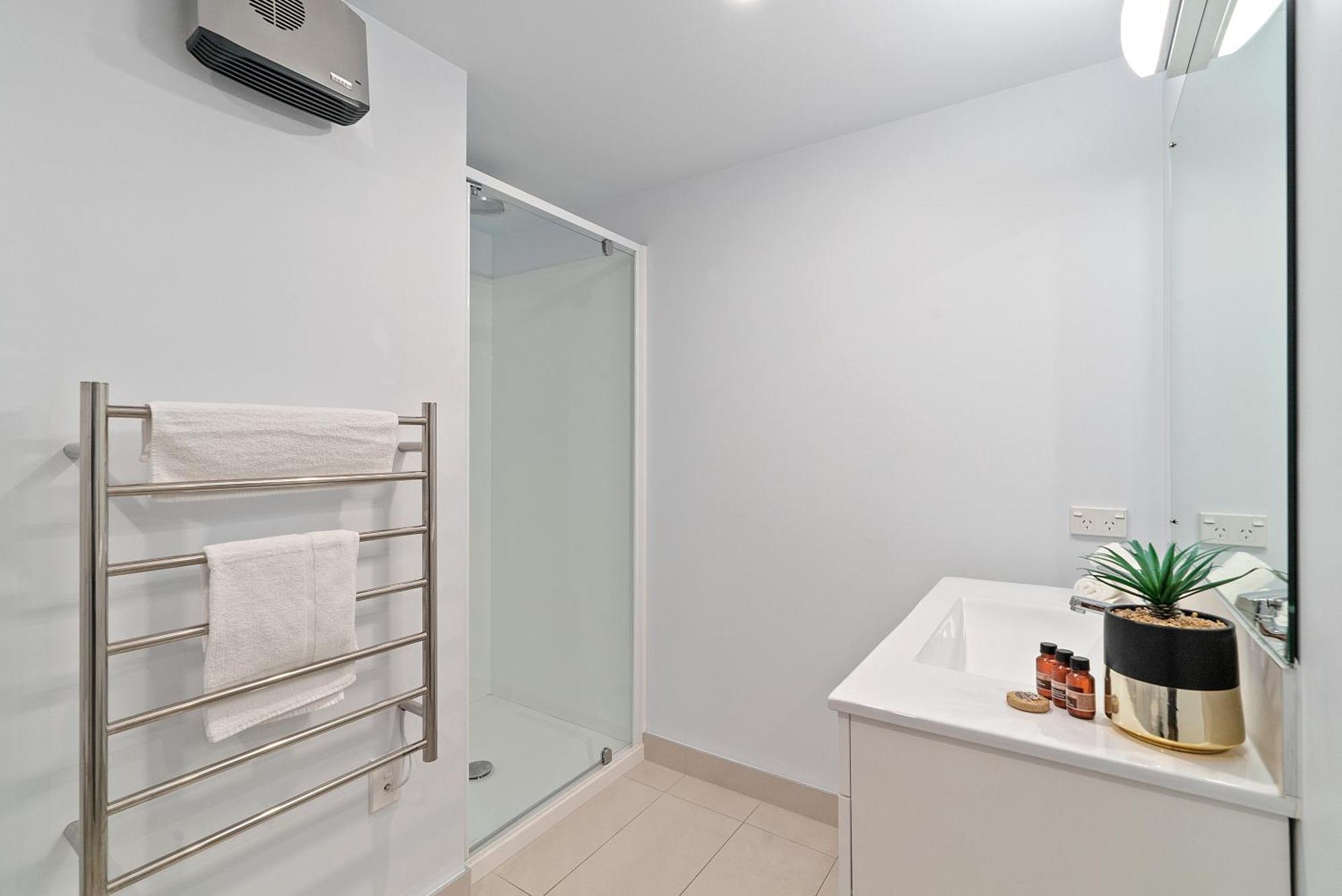 קווינסטאון Lakeside Living - Modern 2-Bedroom Apartment מראה חיצוני תמונה
